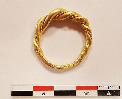 Norwegian Auction Site Delivers Viking Gold Ring in a Package of Costume Jewelry