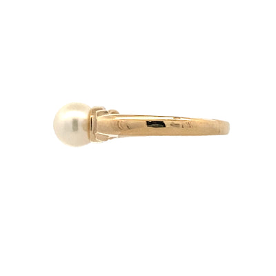 ESTATE Pearl and Diamond Ring in Yellowo Gold