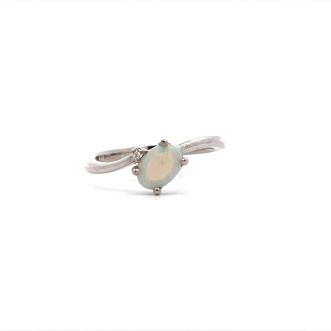 Beeghly & Co. 14 Karat White Gold Opal Ring