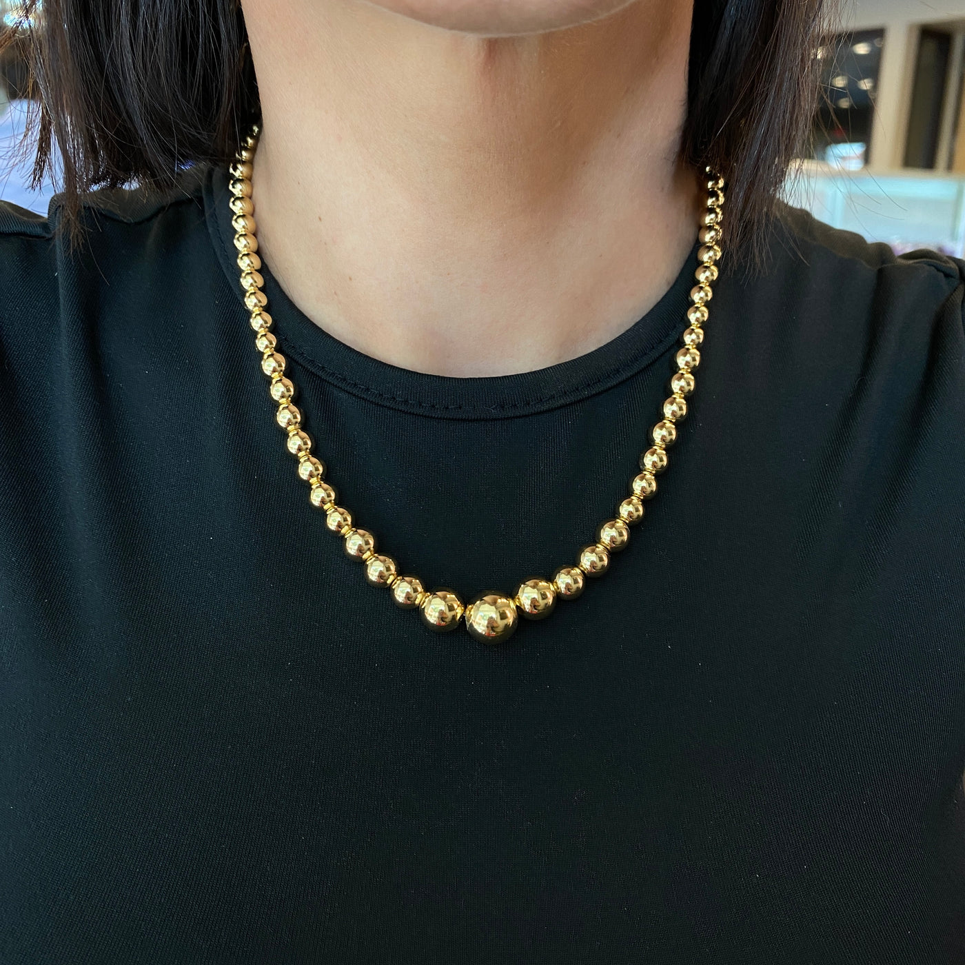 ESTATE Graduated Bead Necklace in Yellow Gold