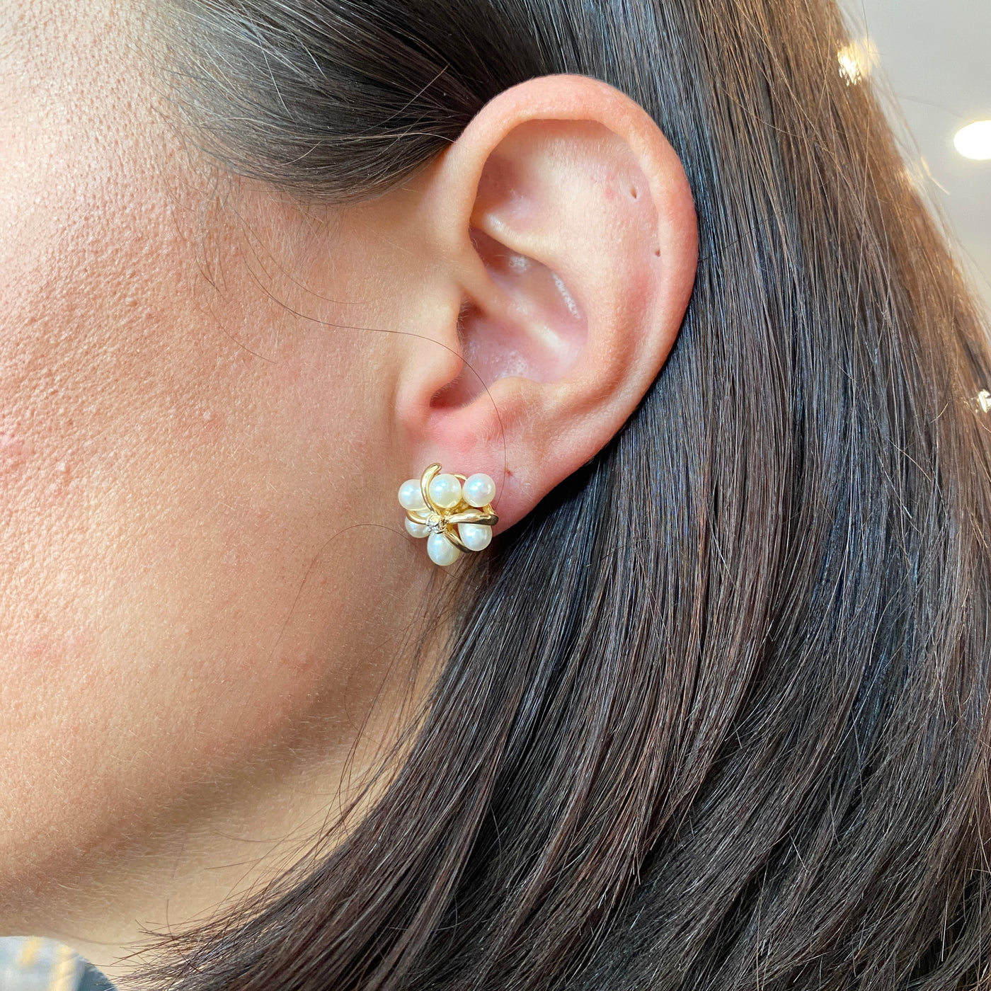 ESTATE FW Pearl Stud Earrings in Yellow Gold