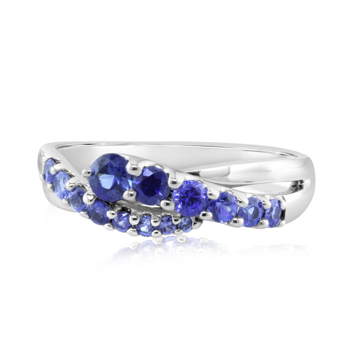 Parle 14 Karat White Gold Sapphires Ombre' Twist Ring R325GUGS1W1