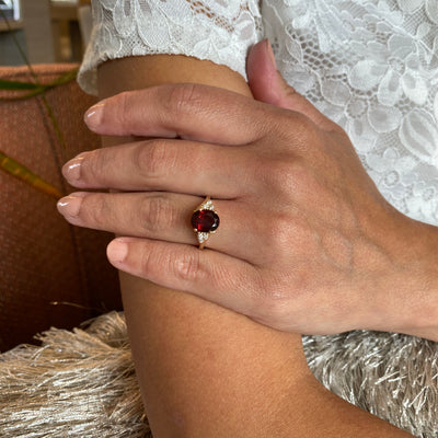 ESTATE Garnet and DIamond Ring in Yellow Gold