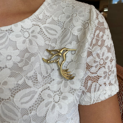 ESTATE Hummingbird in Flight in Yellow Gold