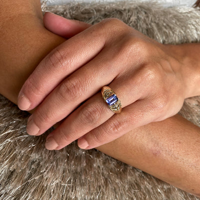 ESTATE Tanzanite and Diamond RIng in Yellow Gold