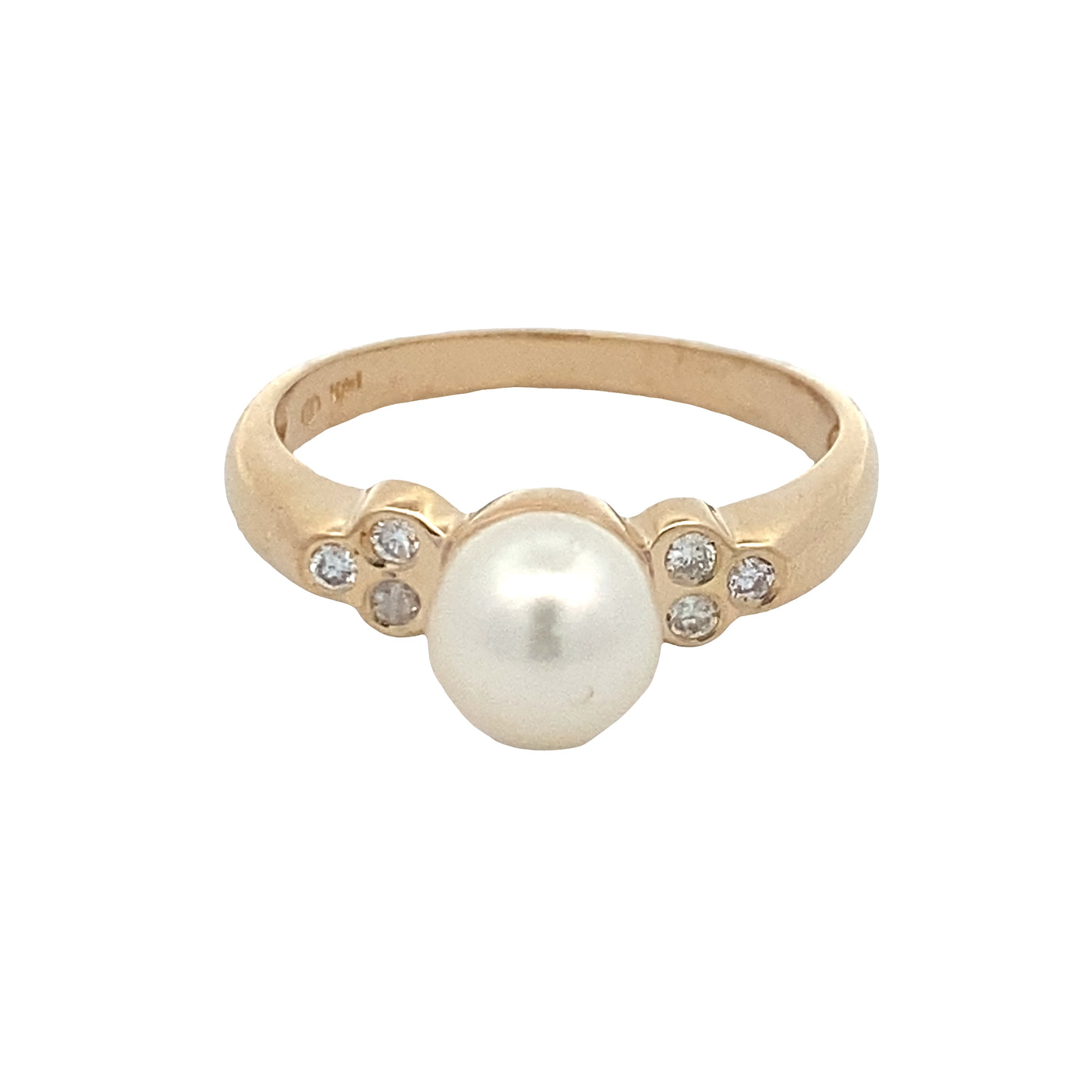 ESTATE Pearl and Diamond Ring in Yellowo Gold