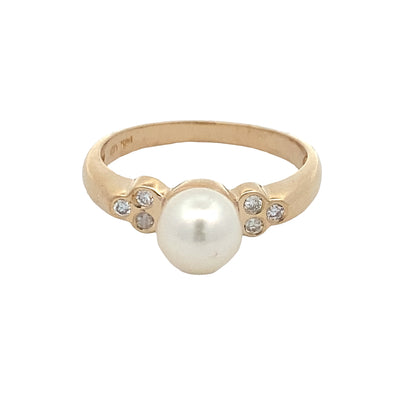 ESTATE Pearl and Diamond Ring in Yellowo Gold