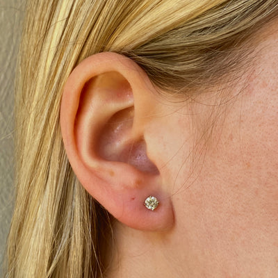 3/4ctw Diamond Stud Earrings in White Gold