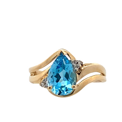ESTATE Blue Topaz Ring in Yellow Gold