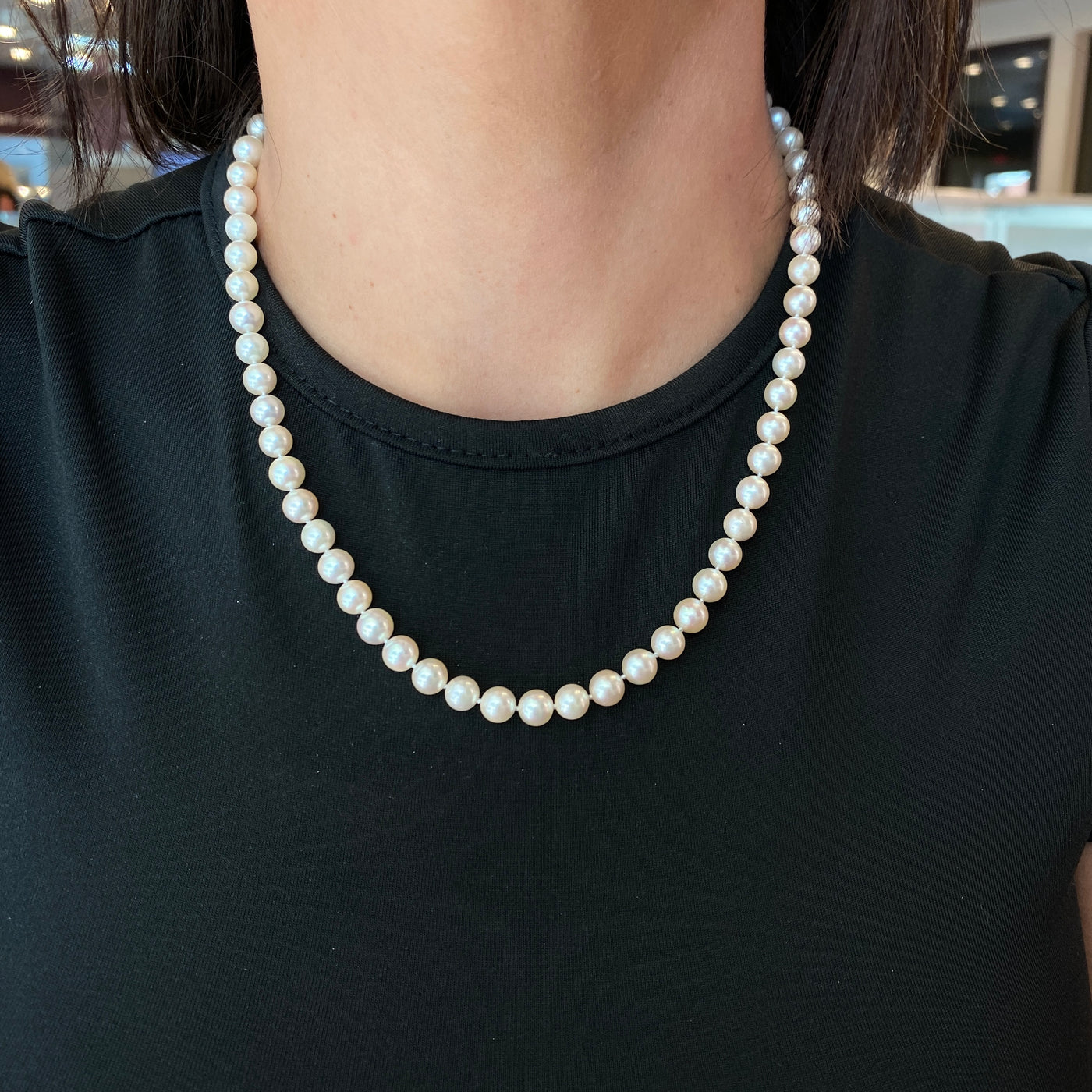 ESTATE 18" Cultured Pearl Strand in Yellow Gold