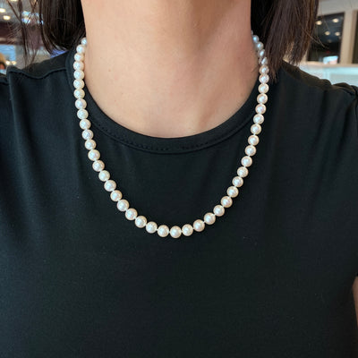ESTATE 18" Cultured Pearl Strand in Yellow Gold