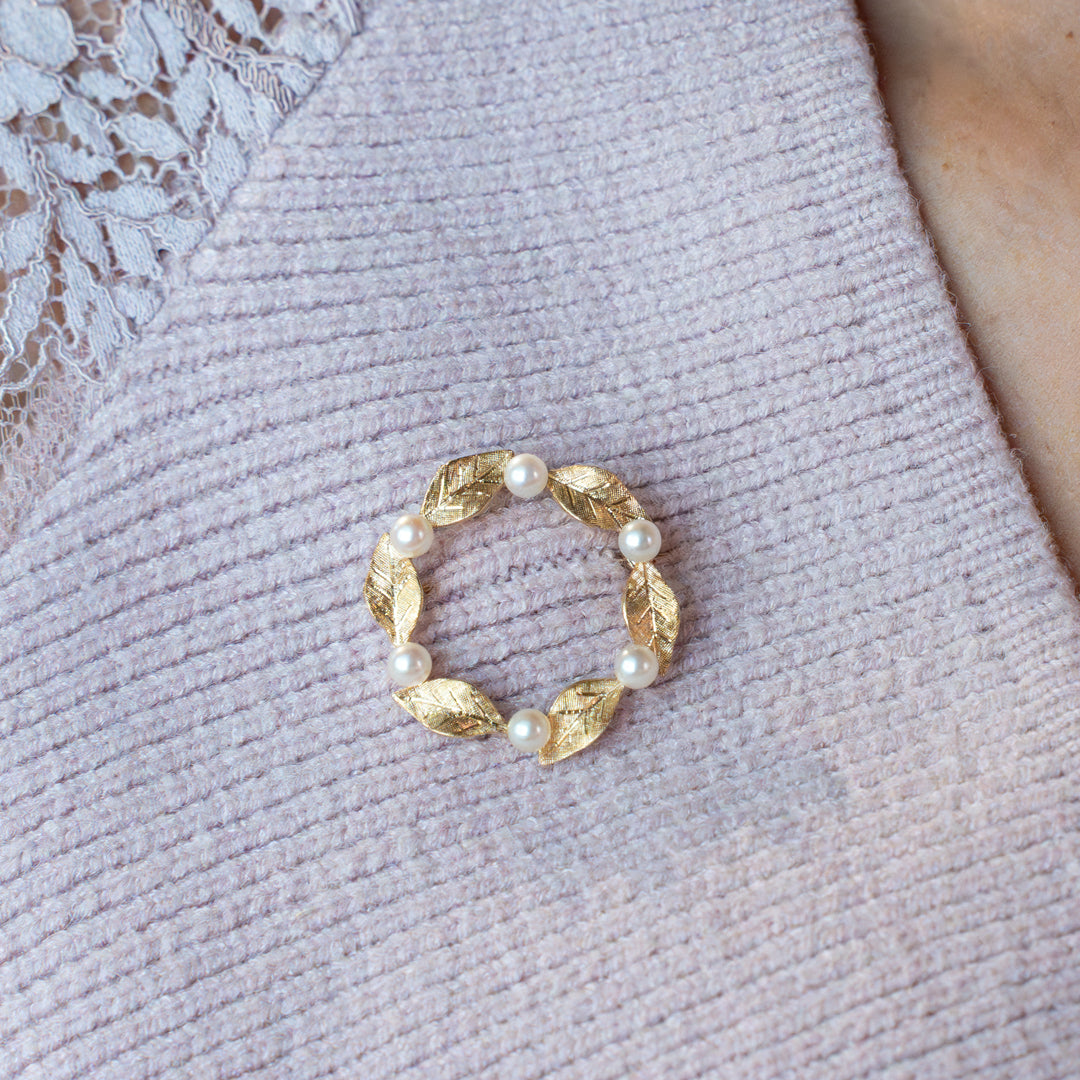 ESTATE Pearl and Leaf Wreath Pin/Pendant in Yellow Gold