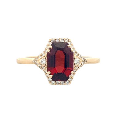 Garnet & Diamond Fashion RIng in Yellow Gold