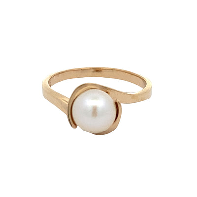 ESTATE Cultured Pearl Ring in Yellow Gold