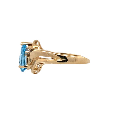 ESTATE Blue Topaz Ring in Yellow Gold