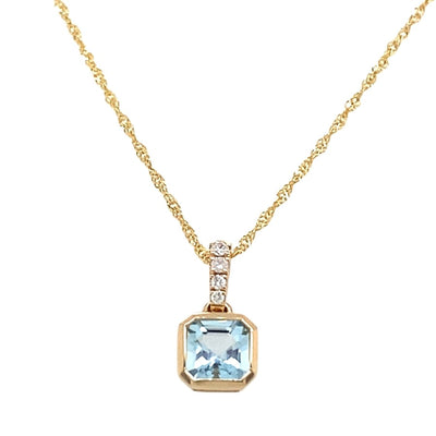 Aquamarine and Diamond Pendant in Yellow Gold