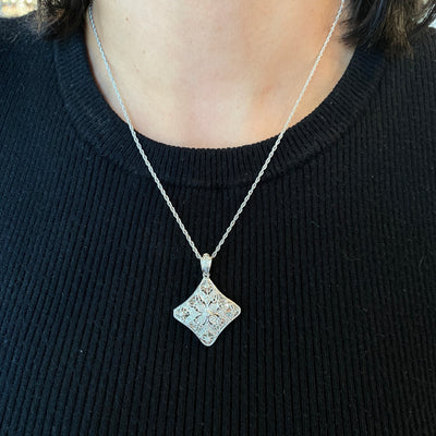 ESTATE VFiligree Enhancer in White Gold