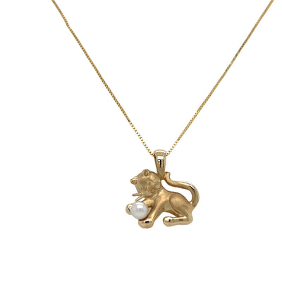 ESTATE Kitten with Pearl Pendant in Yellow Gold