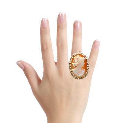 ESTATE Cameo Ring in Yellow Gold