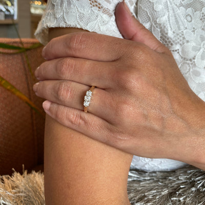 ESTATE Diamond Cluster Ring in Yellow Gold