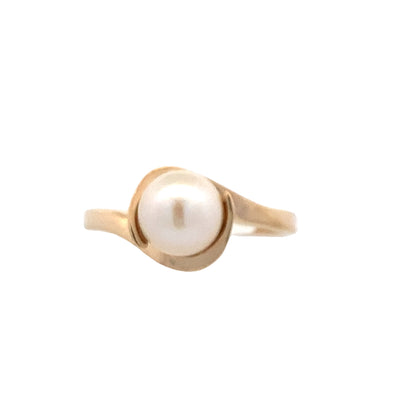 ESTATE Cultured Pearl Ring in Yellow Gold