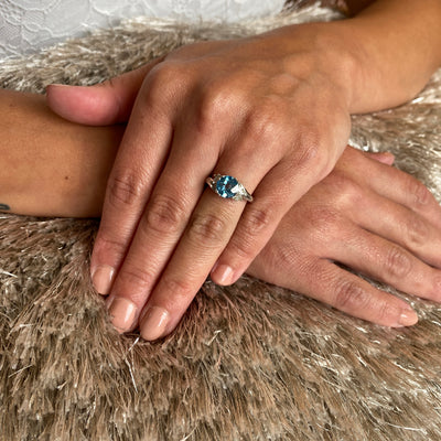 ESTATE Blue Topaz and DIamond Fashion Ring iin White Gold